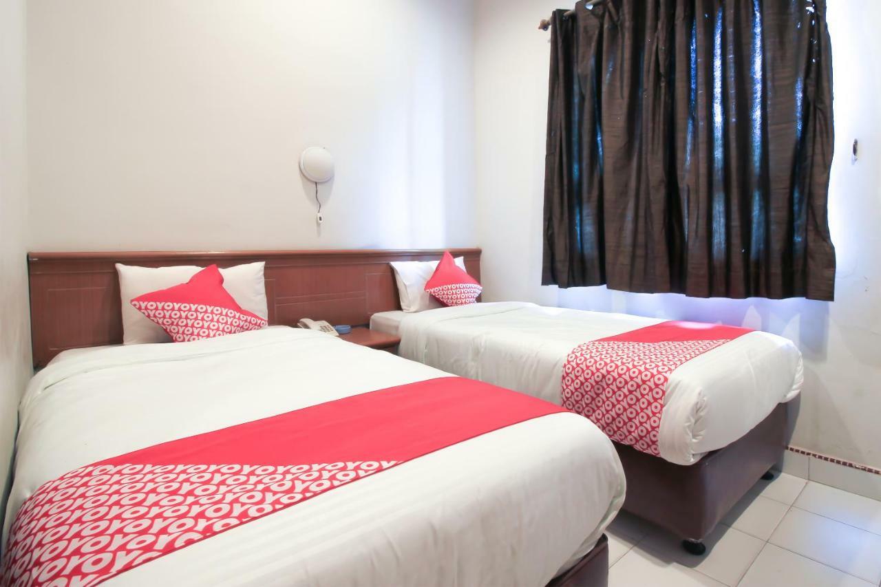 Oyo 717 Hotel Dharma Utama Syariah Pekanbaru Εξωτερικό φωτογραφία