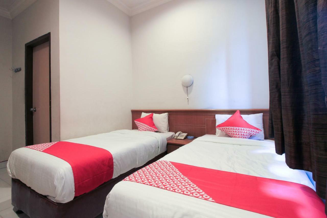 Oyo 717 Hotel Dharma Utama Syariah Pekanbaru Εξωτερικό φωτογραφία
