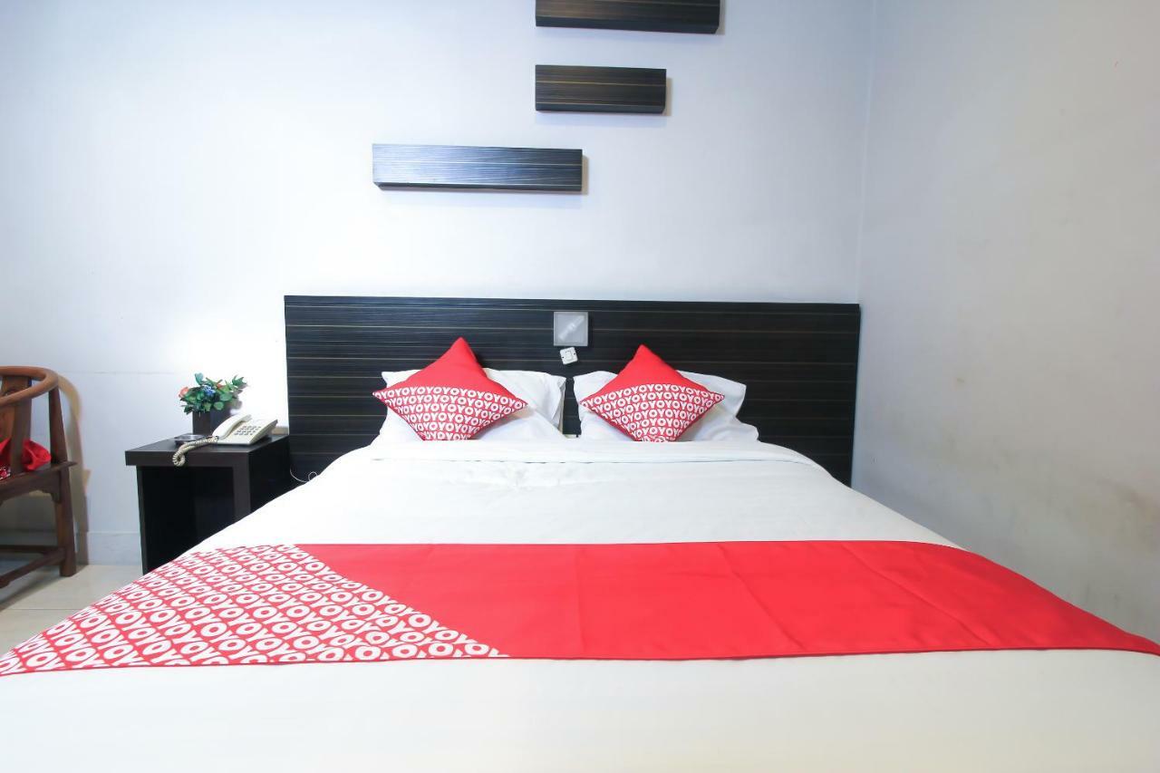 Oyo 717 Hotel Dharma Utama Syariah Pekanbaru Εξωτερικό φωτογραφία