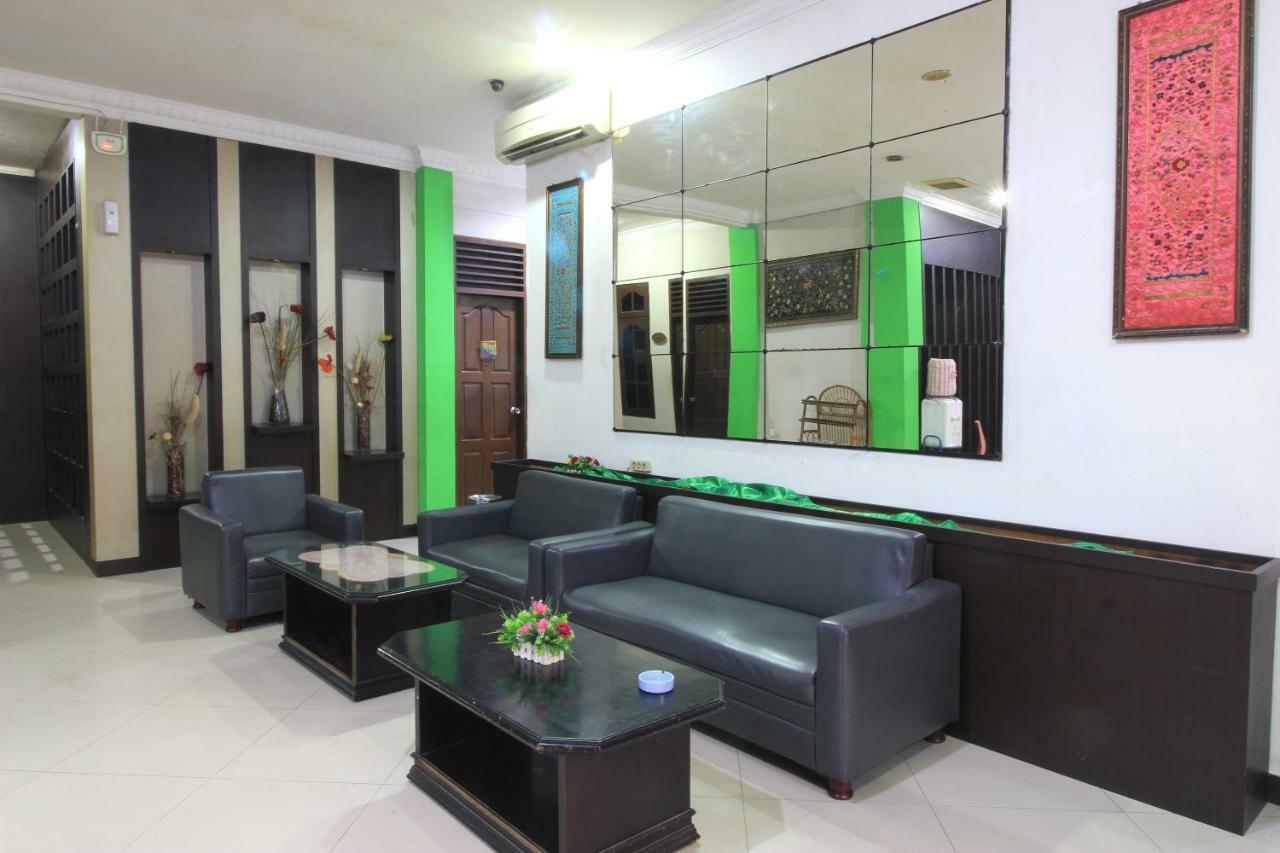 Oyo 717 Hotel Dharma Utama Syariah Pekanbaru Εξωτερικό φωτογραφία