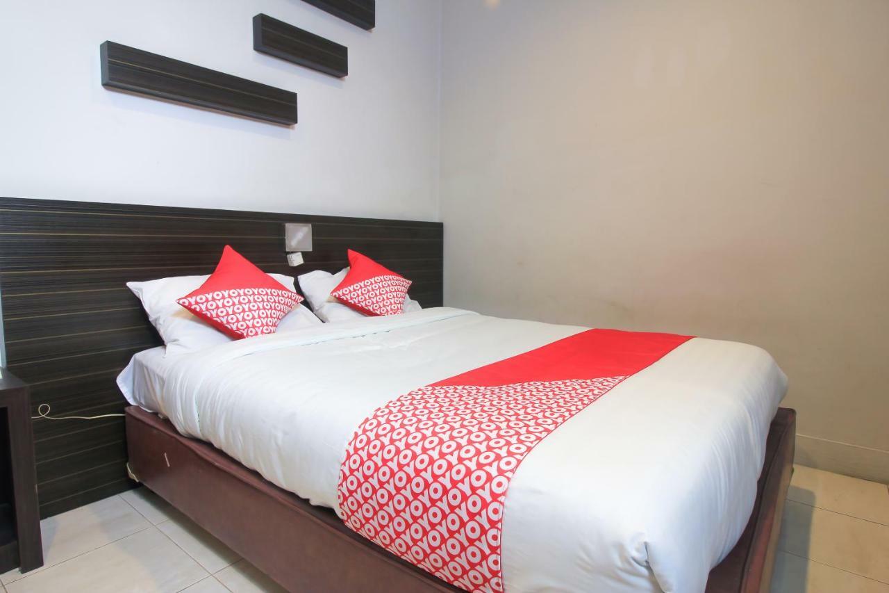 Oyo 717 Hotel Dharma Utama Syariah Pekanbaru Εξωτερικό φωτογραφία